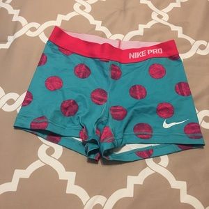 💪🏻EUC Nike Pro compression shorts💪🏻